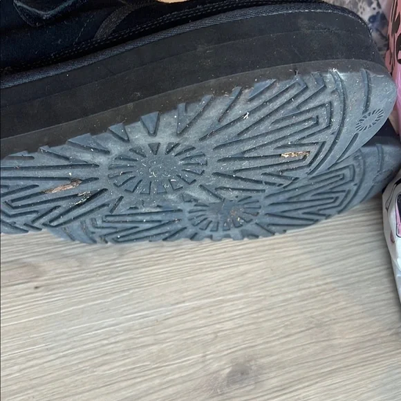 UGG women’s Black Platform Boots Velcro size 8 - Picture 4 of 5